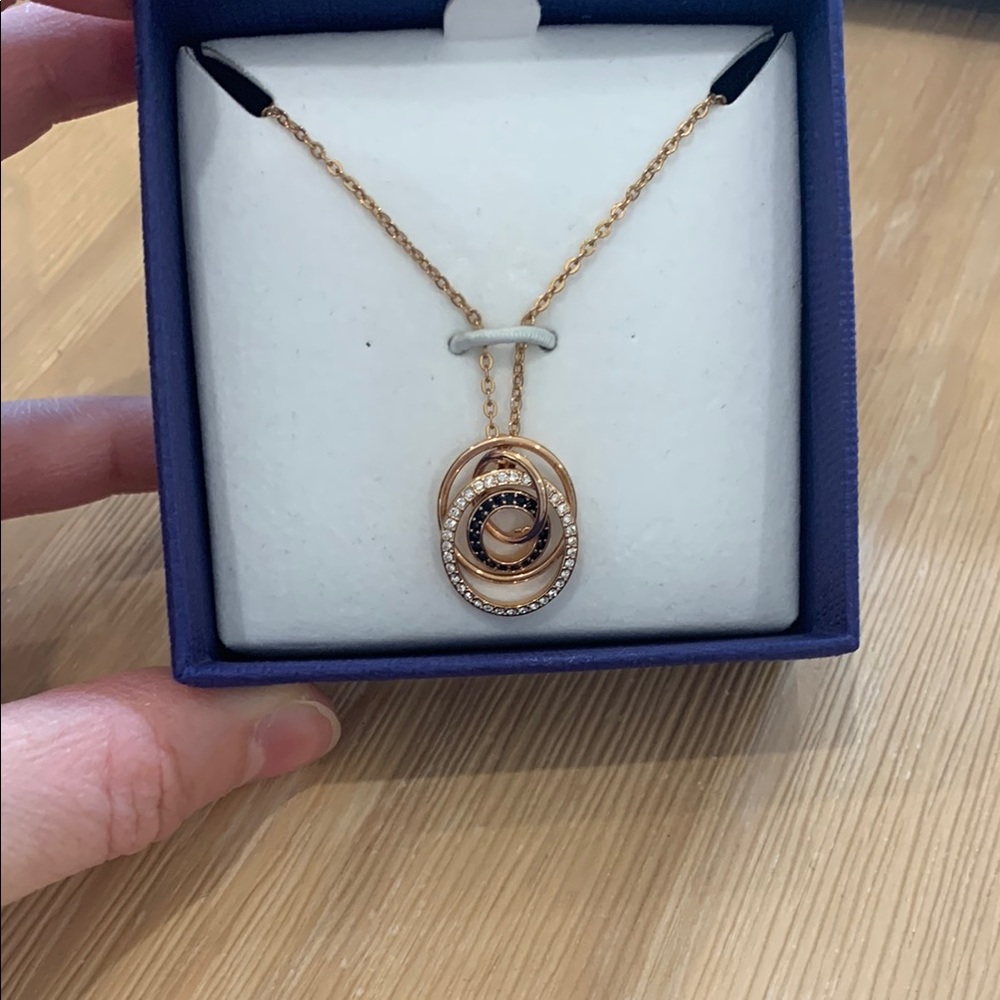 Elegant Gold and Silver Pendant Necklace